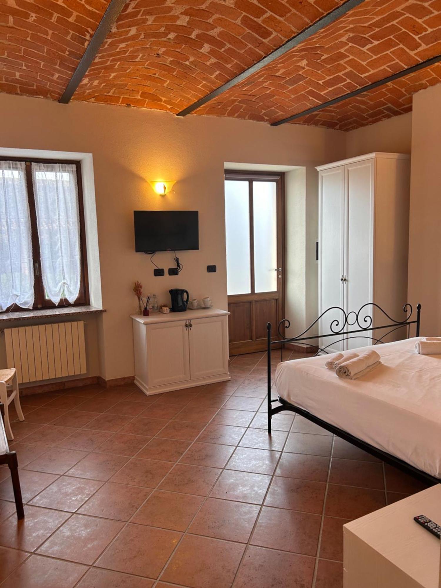 Tenuta Agricola La Cava- Cantina E Agriturismo San Damiano d'Asti Luaran gambar