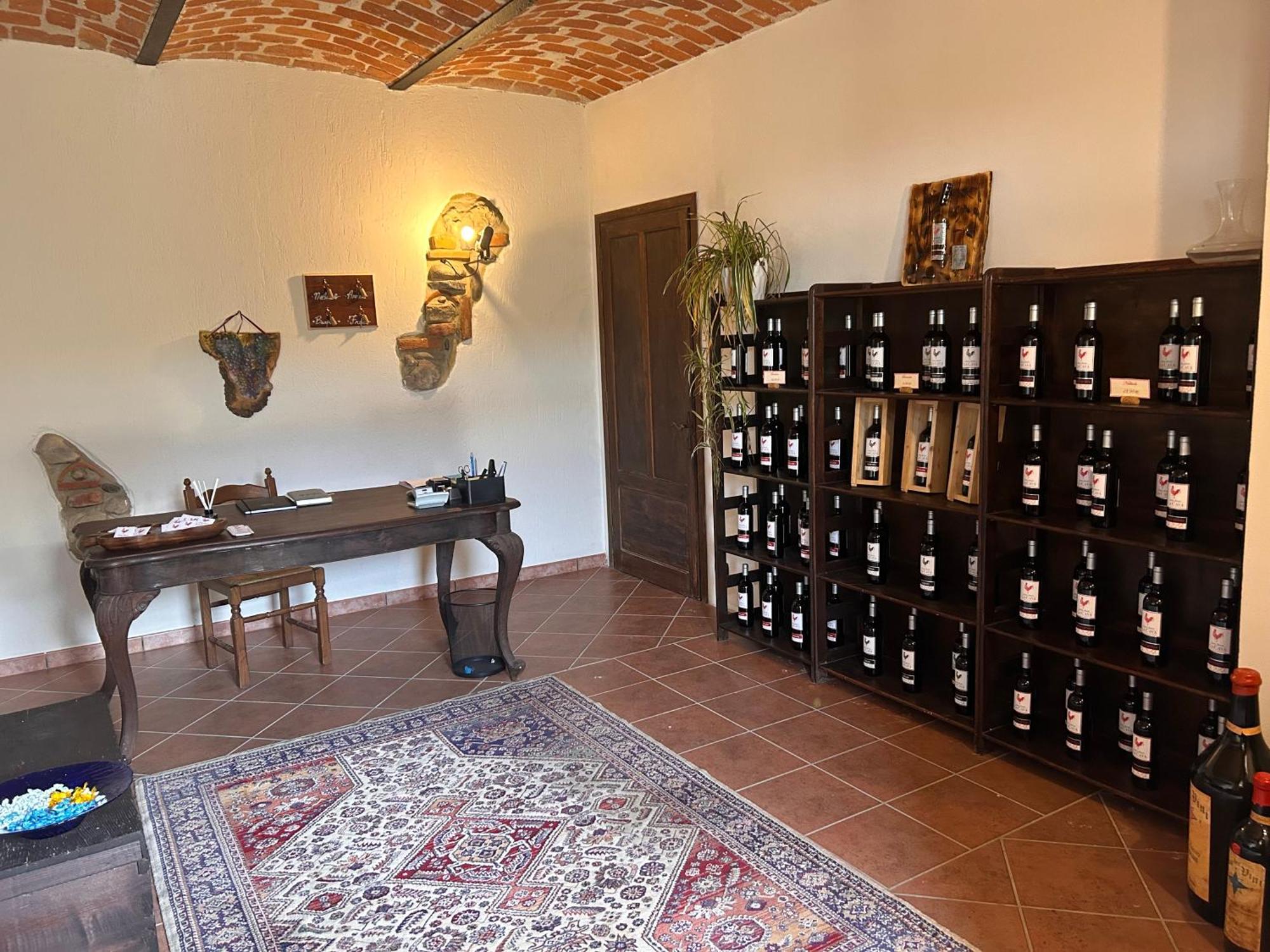 Tenuta Agricola La Cava- Cantina E Agriturismo San Damiano d'Asti Luaran gambar
