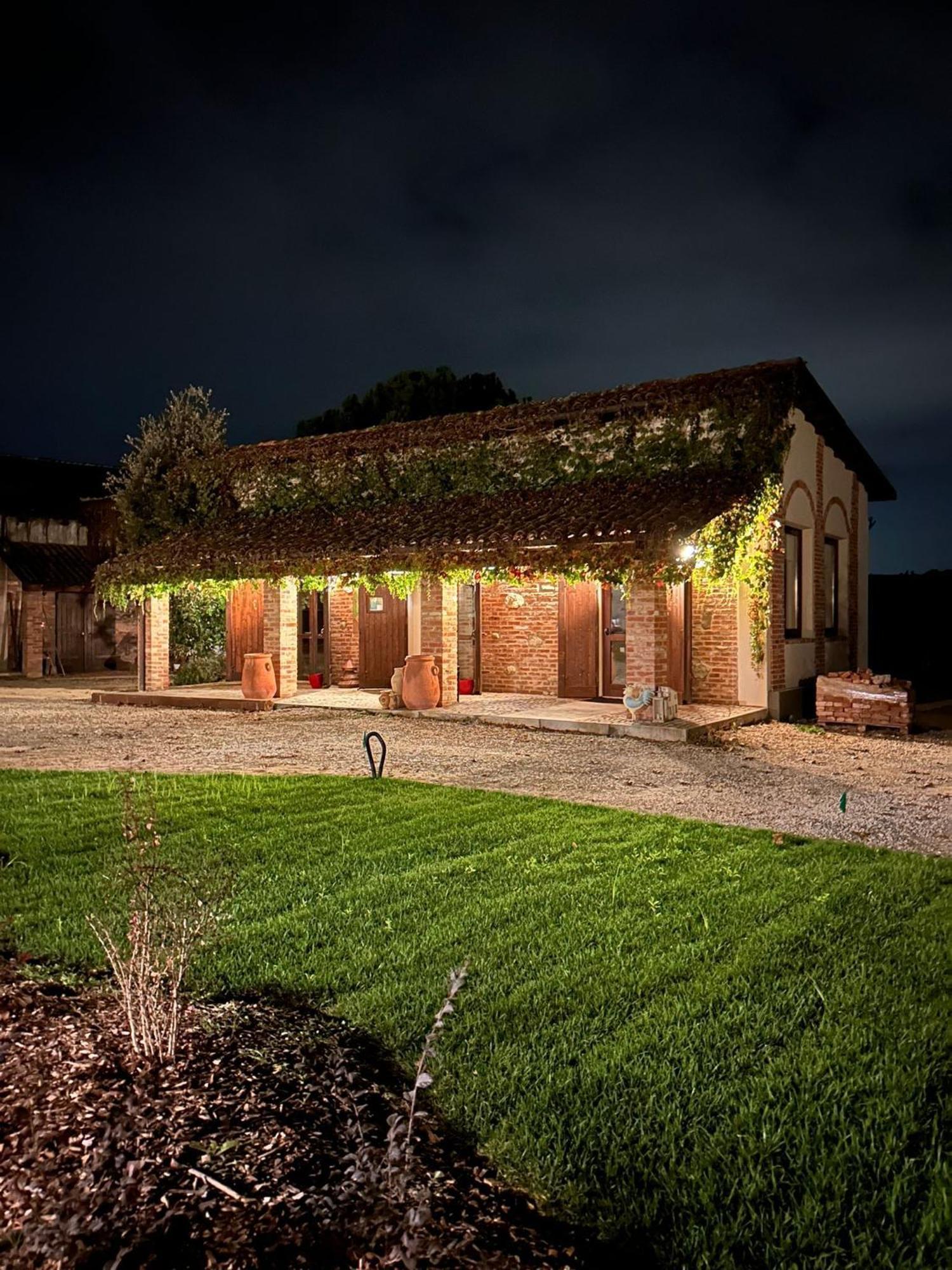 Tenuta Agricola La Cava- Cantina E Agriturismo San Damiano d'Asti Luaran gambar
